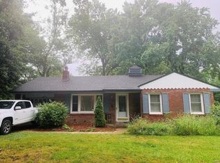 1328 Kroeger Dr, Saint Louis, MO 63135