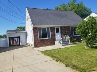 38 Smith Dr, Lackawanna, NY 14218
