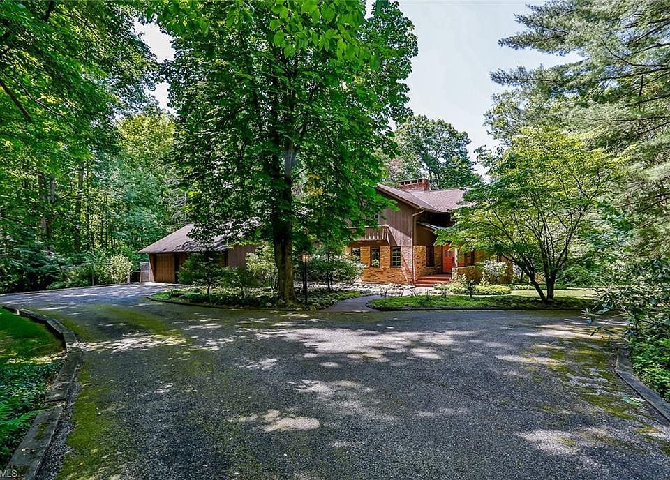 1st image of 6020 Deer Run Dr