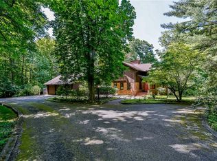 6020 Deer Run Dr, Hunting Valley, OH 44022