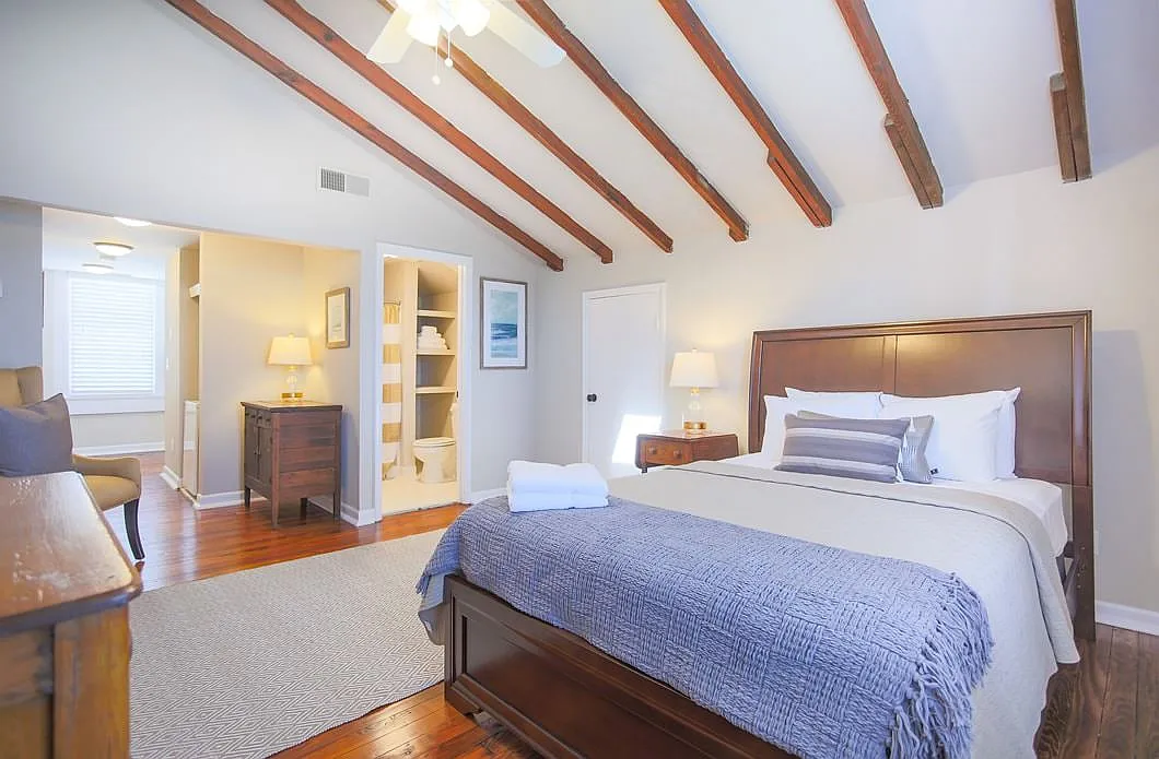 Studio, 450 sqft, $1,800 — Photo 1
