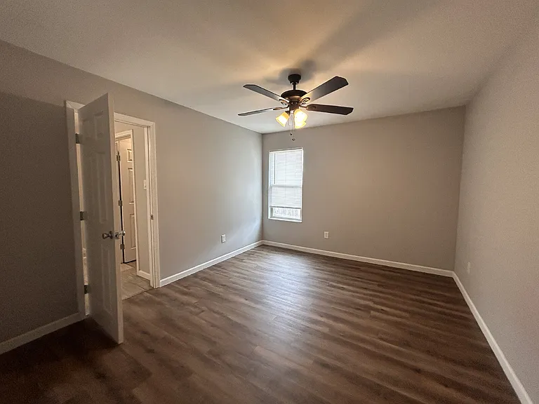 804 N Englewood Ave #B — Photo 6