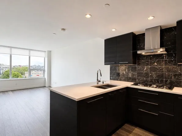 7488 Lansdowne Rd #709, Richmond, BC V7C 0B9