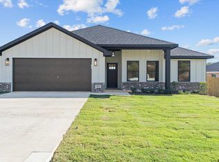 16517 Crossing Cir, Lindale, TX 75771