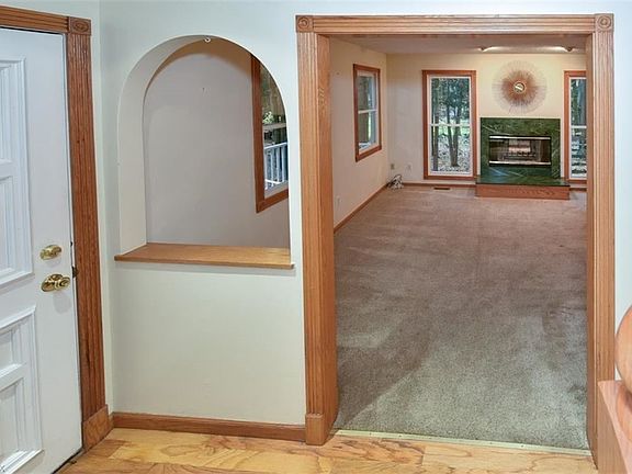 5th image of 11082 Carriage Hill Dr