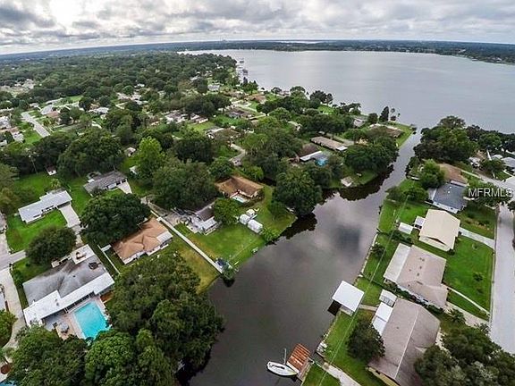 3rd image of 5806 Lake Breeze Ave