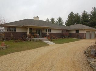 3510 Berg Rd, Dodgeville, WI 53533