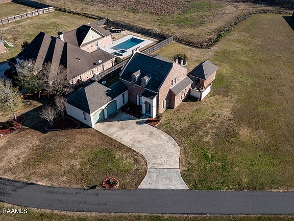 3rd image of 143 Grand Lake Dr