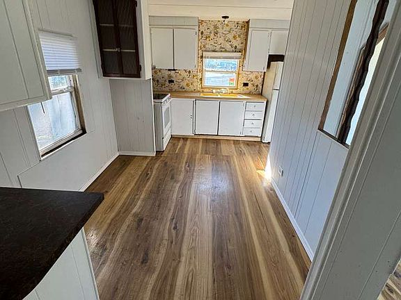 5th image of 2227 Yeats St