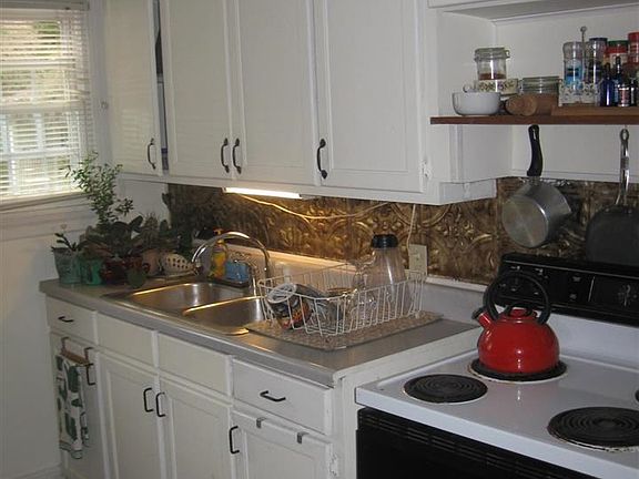 5th image of 1325 Collegeview Dr