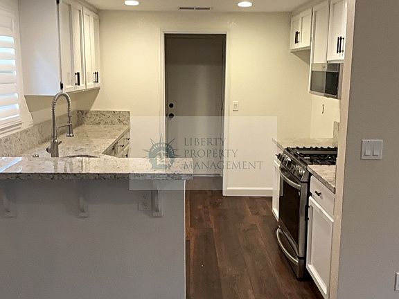5th image of 2232 Chelmsford Dr