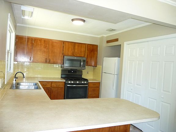 4th image of 5230 Silver Lake Dr