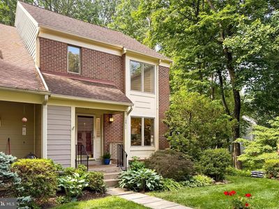 12511 N Lake Ct, Fairfax, VA, 22033