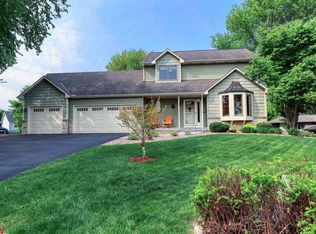 4855 Deerwood Ln N, Plymouth, MN 55442