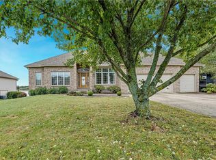 15613 Cedar Ln, Basehor, KS 66007