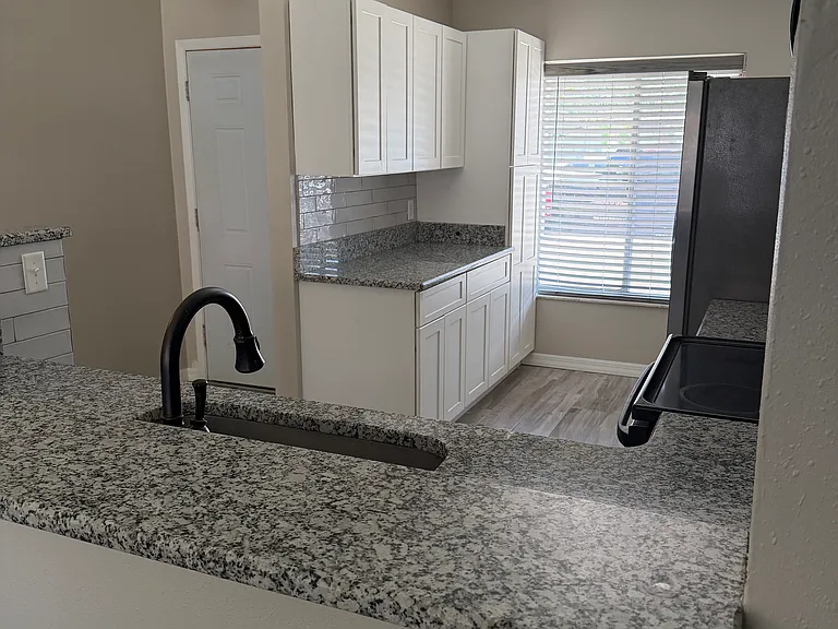 108 Water Oak Dr — Photo 3