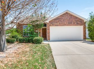 3201 Florian Ln, Fort Worth, TX 76108