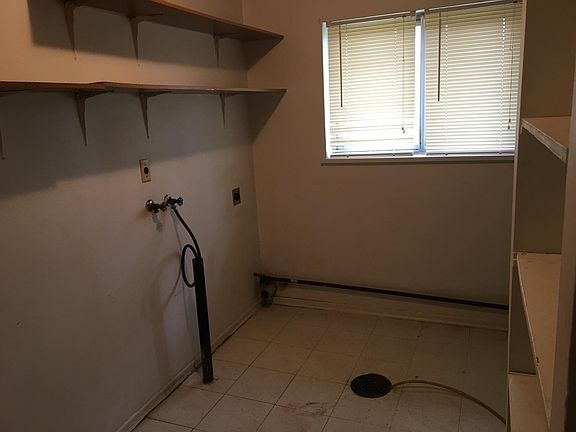 5th image of 13 Blanchette Dr