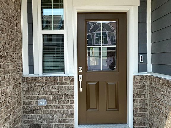 2nd image of 3115 Lamond Dr