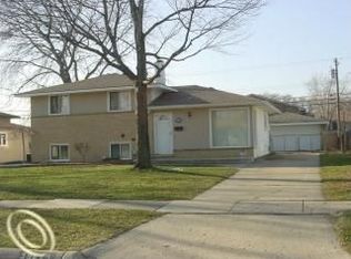 39479 Parklawn Dr, Sterling Heights, MI 48313
