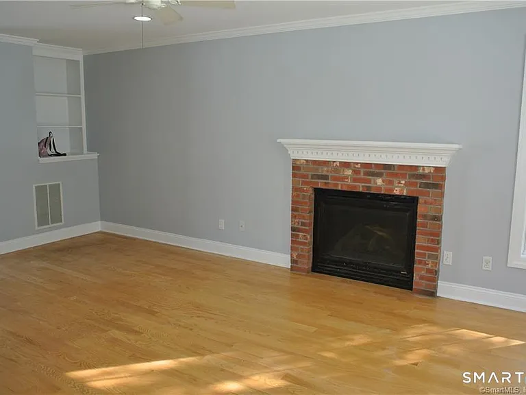 1260 Cutspring Rd #1260 — Photo 10