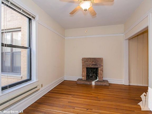 4th image of 1220 N Dearborn St #1611