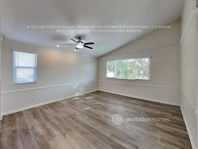 6340 NW 77th Ct — Photo 13