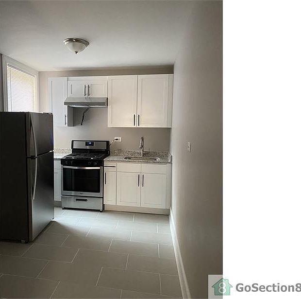 1st image of 7633 S East End Ave #2