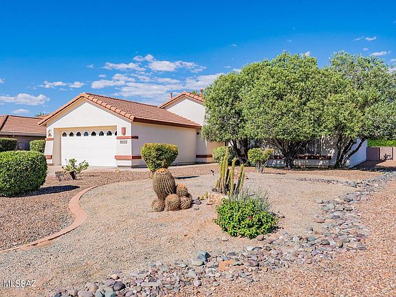 3rd image of 2323 E Bonita Canyon Dr