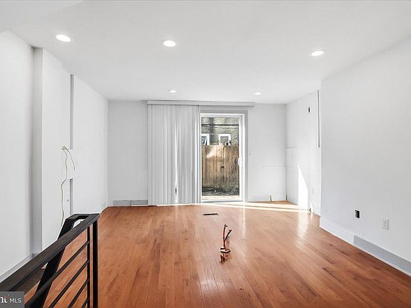 3rd image of 1716 Alter St