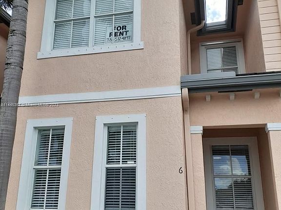 4th image of 2884 SE 2nd Dr Unit 6