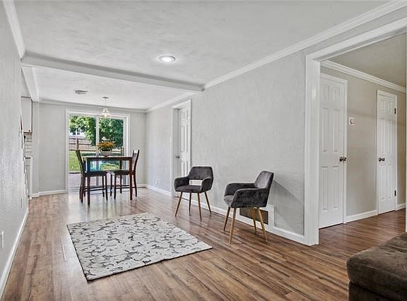 3rd image of 212 NE 82nd St
