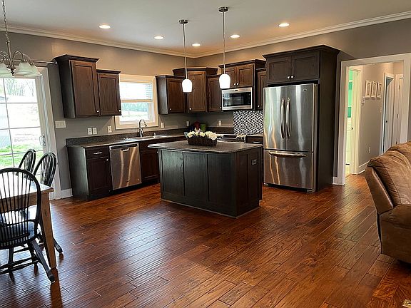 2nd image of 6708 Horrell Rd