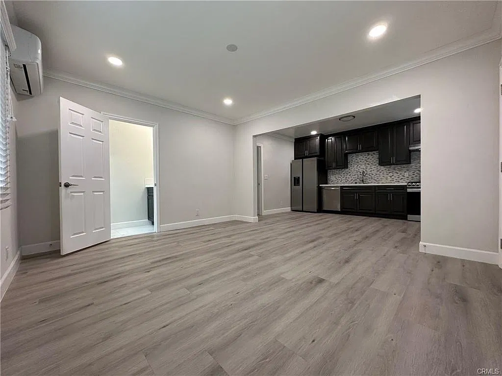 39 N Sierra Bonita Ave — Photo 3