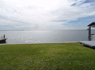 123 Ocean Dr, Rockport, TX 78382