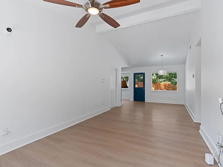 4807 Aberdeen Dr — Photo 2