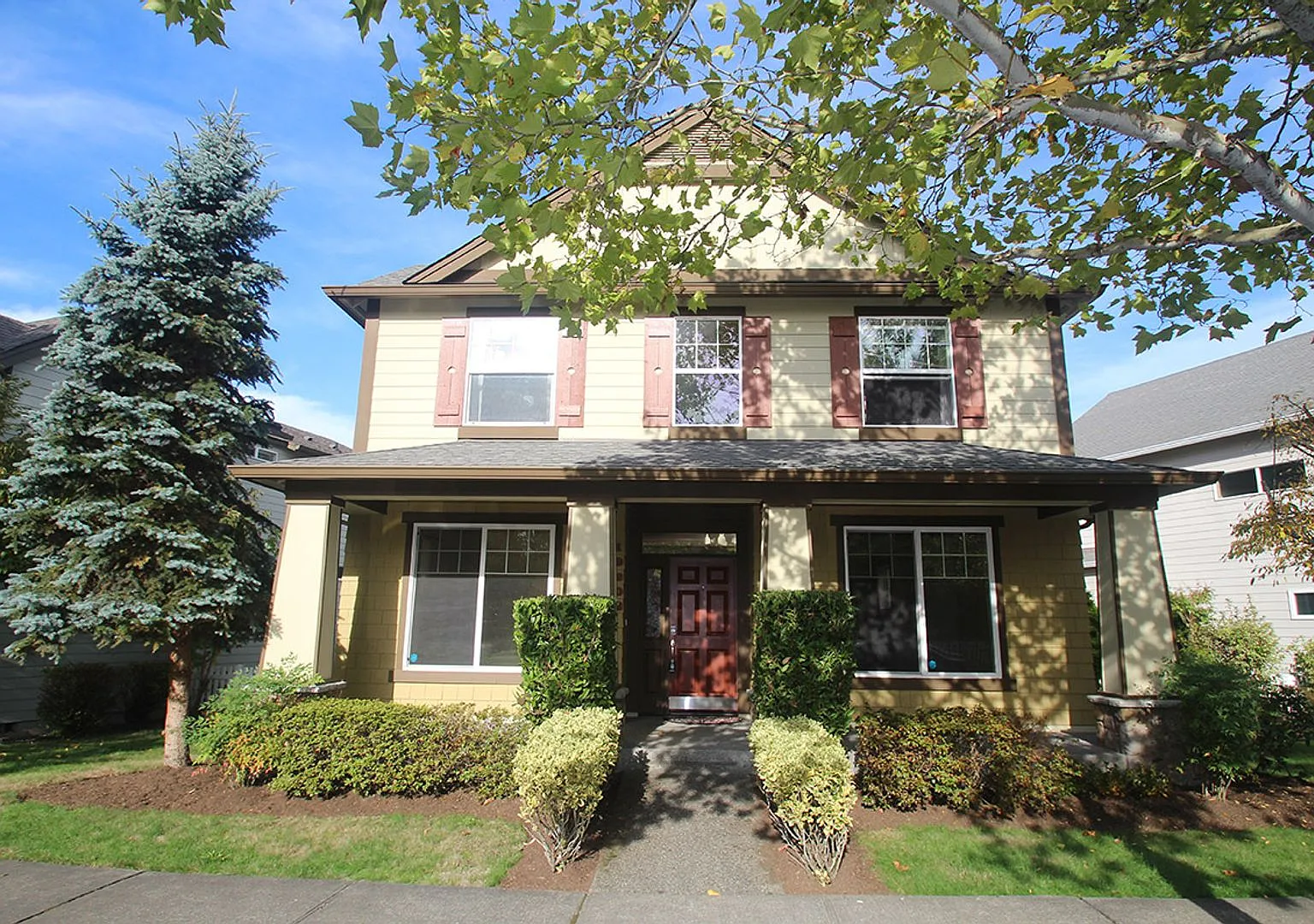 4 Bedroom Redmond Home For Rent With 2 Car Garage! — Photo 1