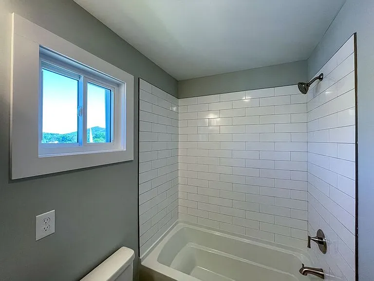 74 E Cascade St — Photo 7