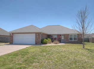 912 Monroe Cir, Carl Junction, MO 64834