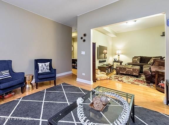 3rd image of 925 W Windsor Ave APT 2E