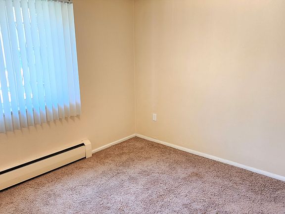 5th image of 918 S Logan St APT 105