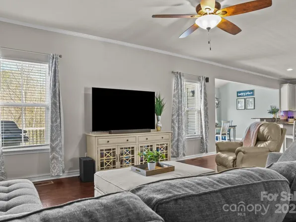 7520 W Berkeley Rd, Denver, NC 28037