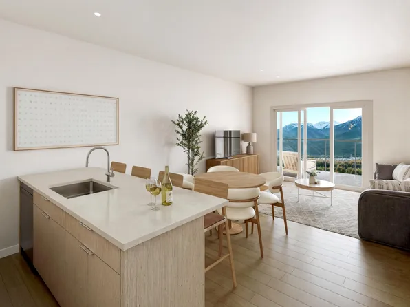 1050 Finch Dr #308, Squamish, BC V8B 0S9