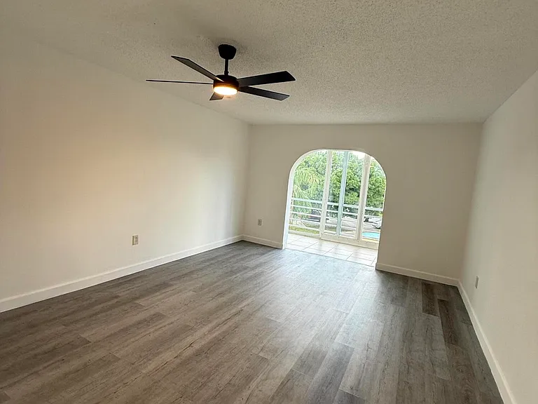 4324 NW 9th Ave #5-3C — Photo 12