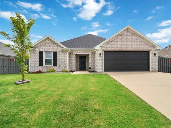 717 Diamond Ave, Lowell, AR 72745