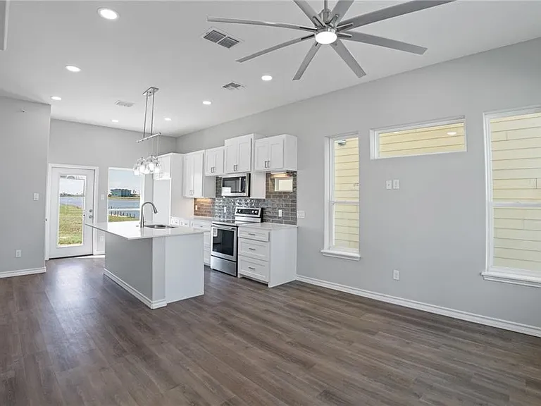 14933 Leeward Dr — Photo 9