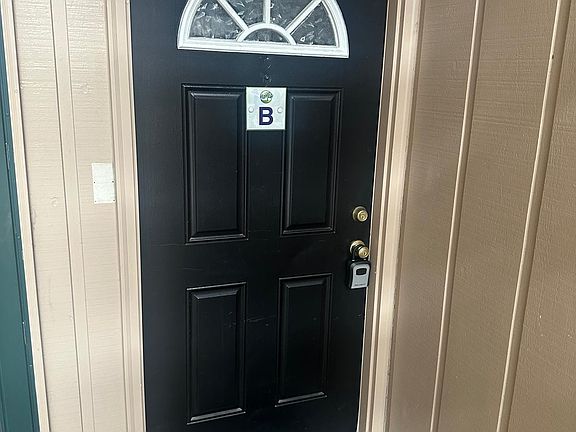 4th image of 51 Port Robert Dr APT B