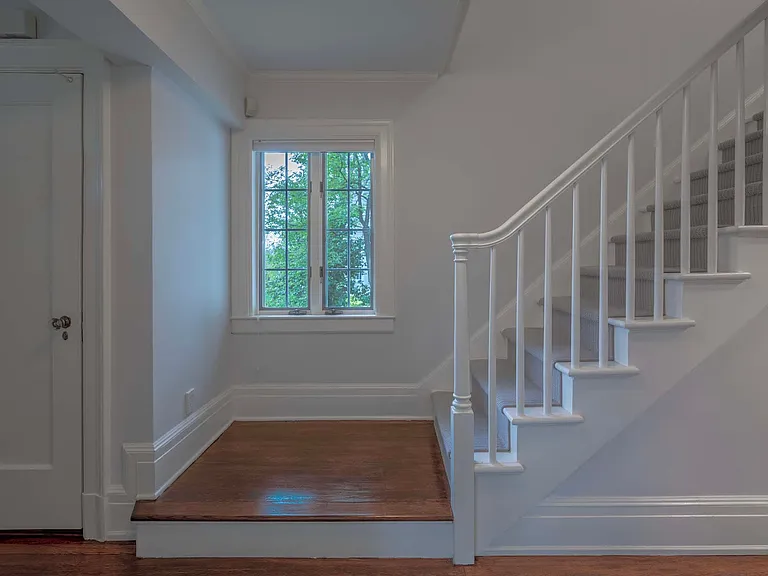 62 Summit Ave — Photo 9