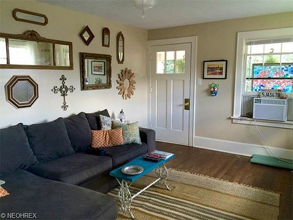 3rd image of 1331 Hillcrest Dr #2