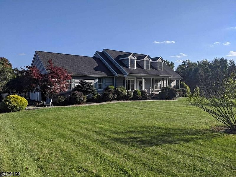 2nd image of 351 Woolf Rd